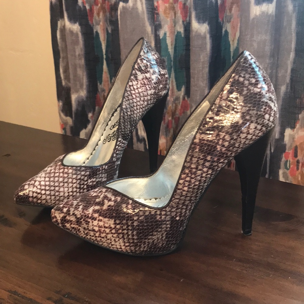 Brown/Burgundy Snakeskin Pump